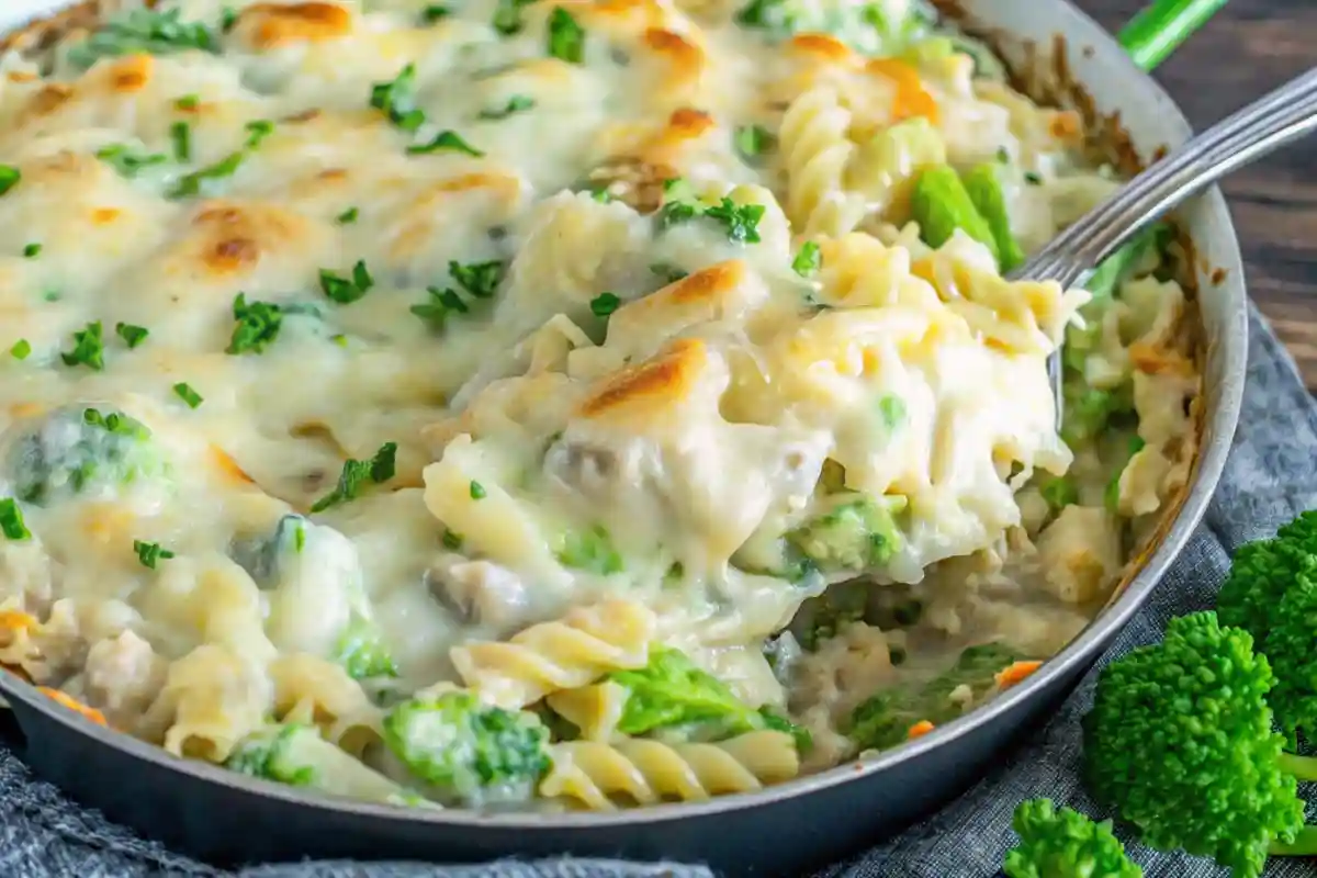 chicken broccoli alfredo bake​